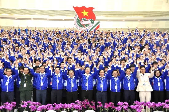 Các đại biểu tham gia chụp bức ảnh 1.000 đại biểu dự Đại hội và cùng thể hiện tình cảm với Đảng, Tổ quốc và Đoàn TNCS Hồ Chí Minh thông qua ca khúc chính thức của Đại hội Đoàn toàn quốc lần thứ XI