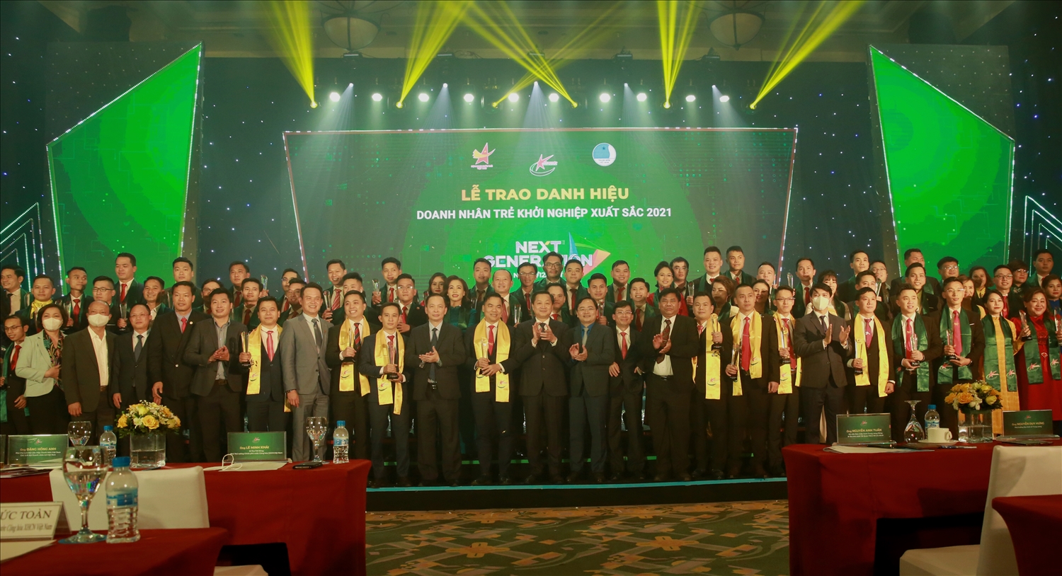 Doanh nhân trẻ khởi nghiệp xuất sắc 2021: Khơi dậy khát vọng cống hiến vì một Việt Nam hùng cường