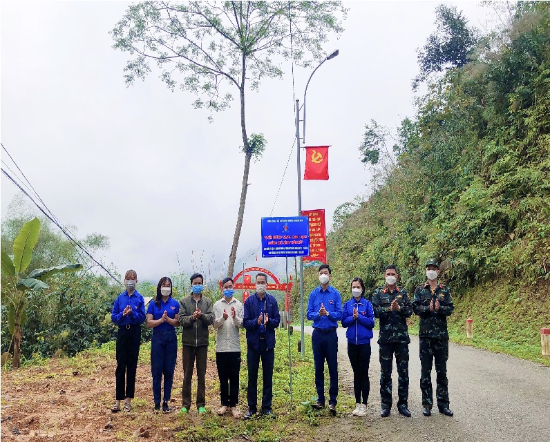 Huyện đoàn Chiêm Hóa tổ chức khánh thành và bàn giao tuyến đường 