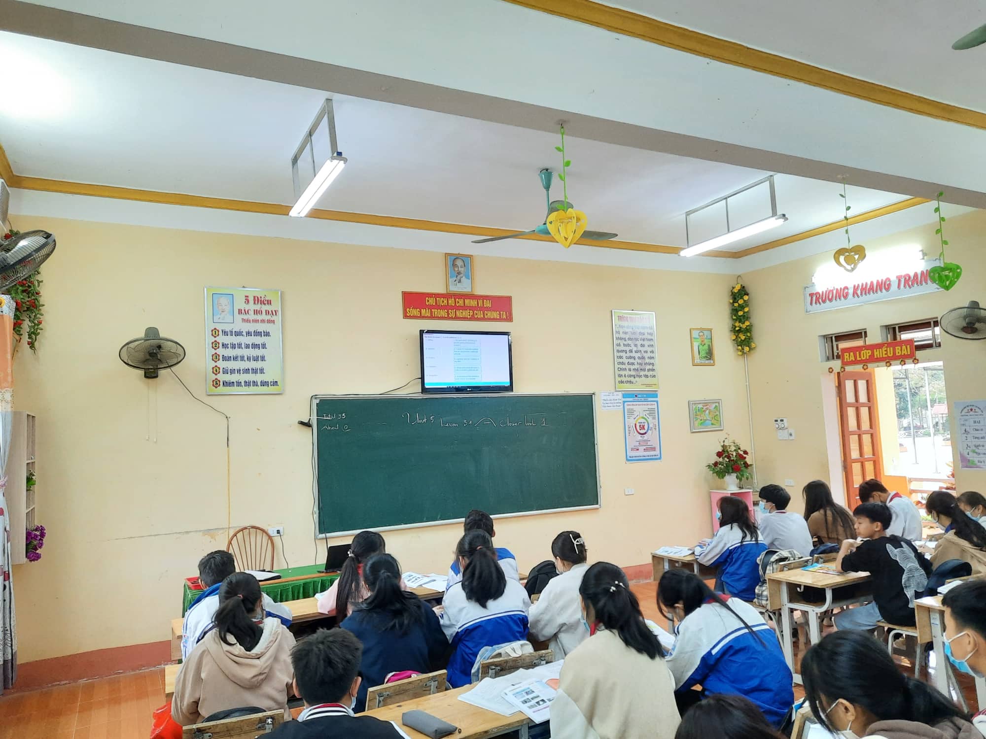 Hội đồng Đội huyện Hàm Yên triển khai hoạt động “Lớp em treo ảnh Bác Hồ” năm học 2021 - 2022