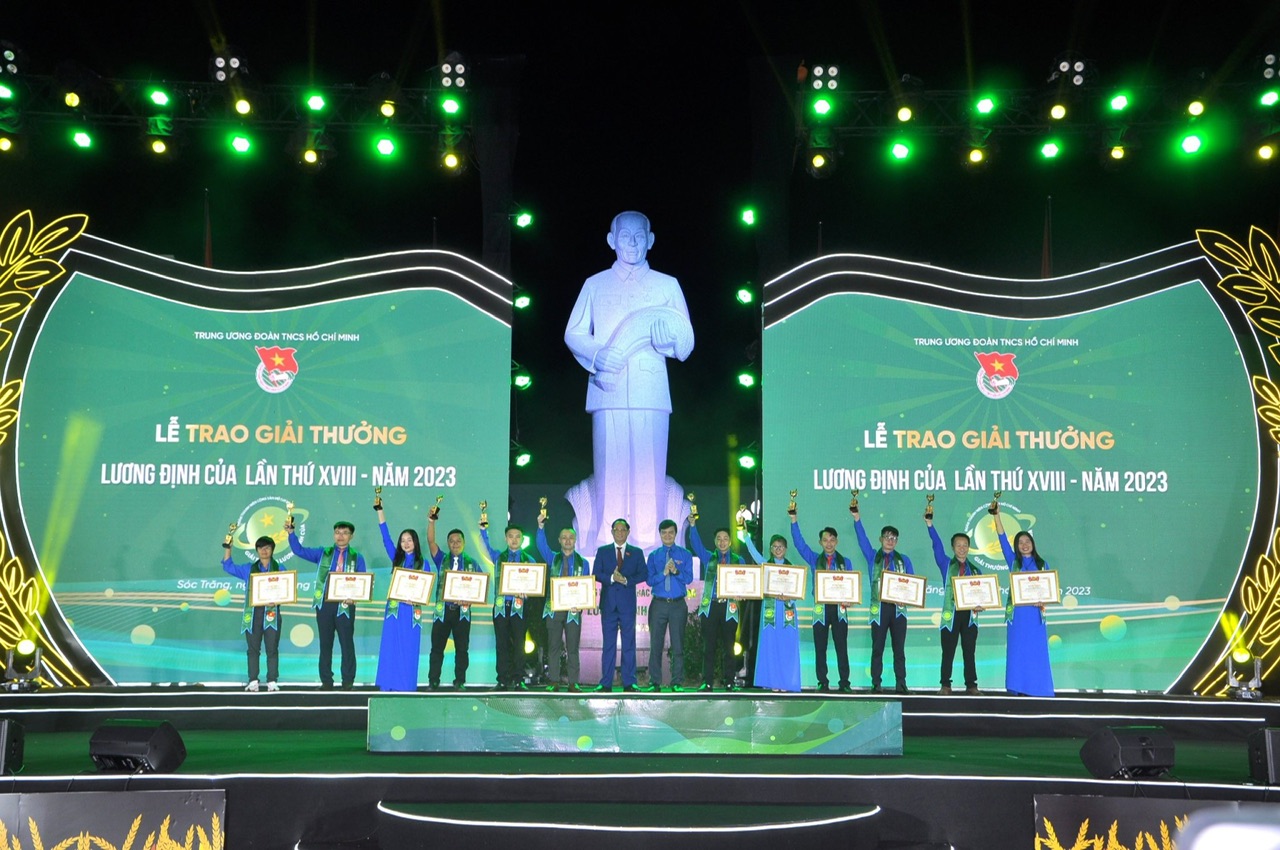 Vinh danh 42 thanh niên nông thôn tiêu biểu toàn quốc được nhận Giải thưởng Lương Định Của