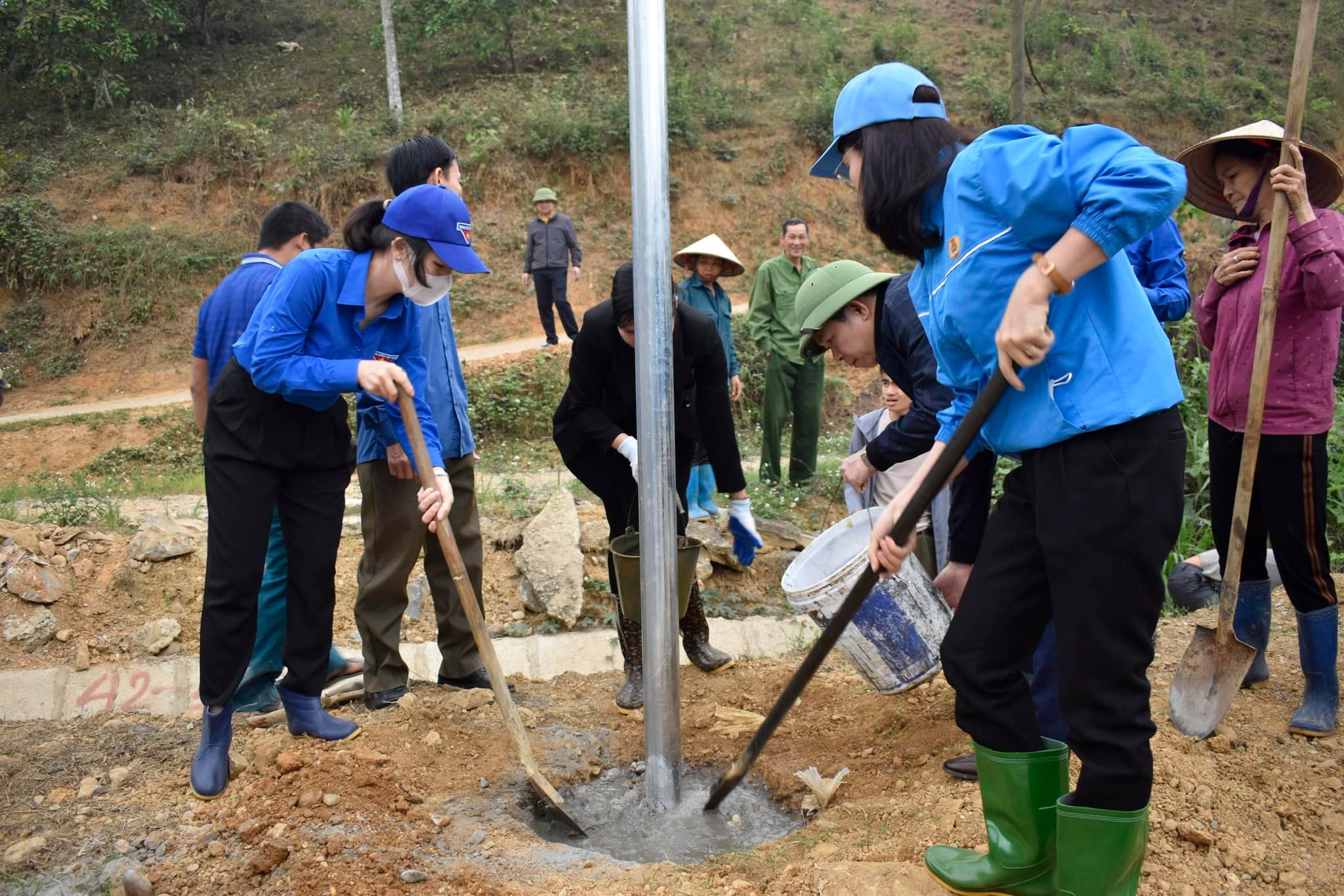 Tuyên Quang: Đồng loạt ra quân hưởng ứng ngày cao điểm xây dựng nông thôn mới trong Tháng Thanh niên năm 2023