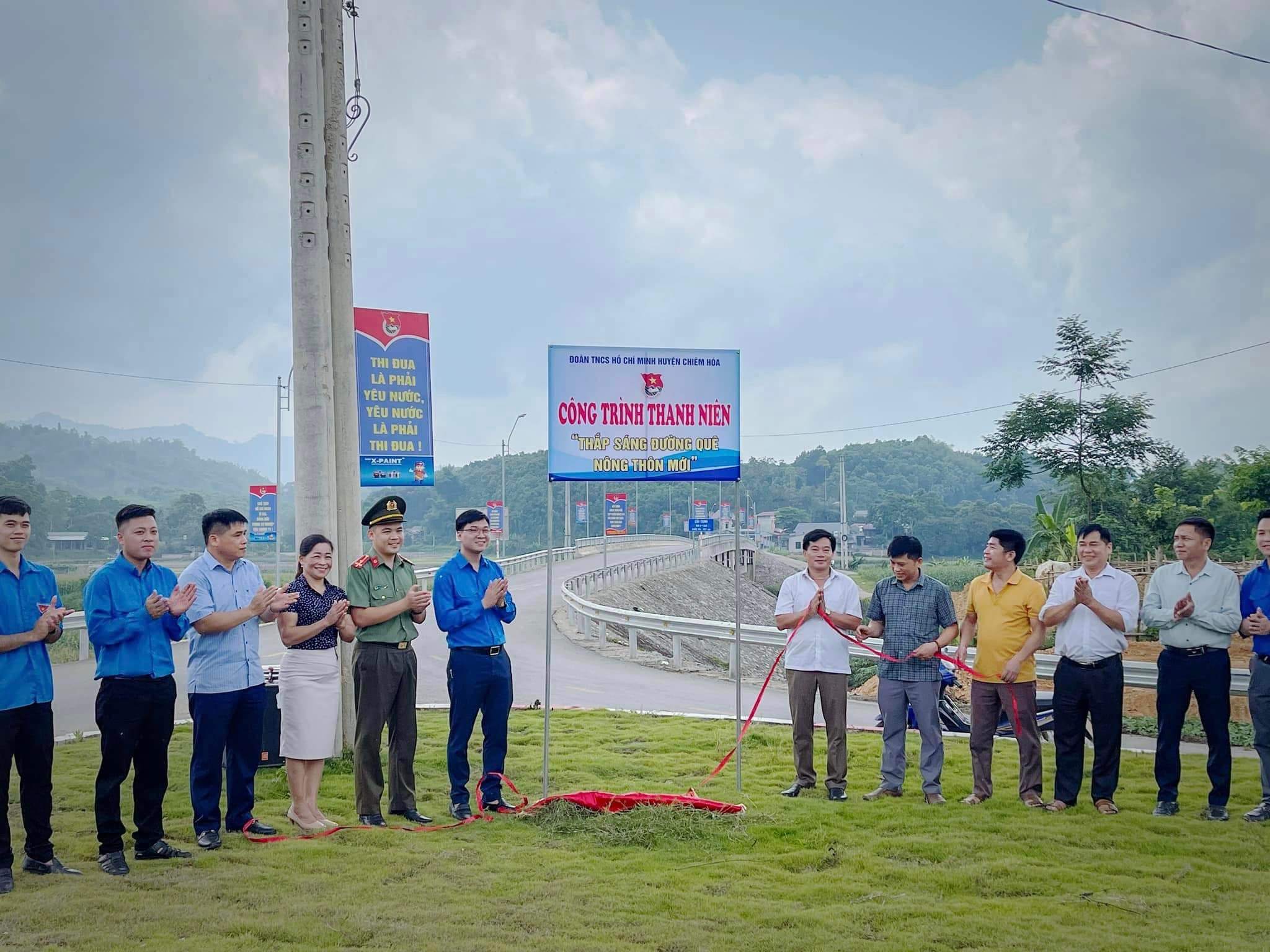 Huyện đoàn Chiêm Hóa - Đoàn thanh niên CA tỉnh phối hợp ra quân Chiến dịch Thanh niên tình nguyện hè 2023