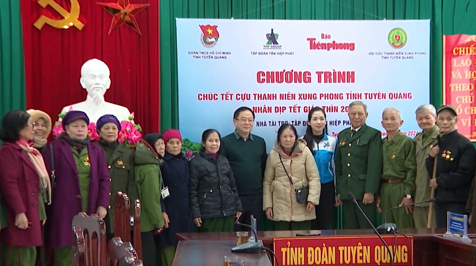 Báo Tiền Phong, Tỉnh đoàn Tuyên Quang phối hợp tặng quà cựu TNXP nhân dịp Tết Giáp Thìn 2024