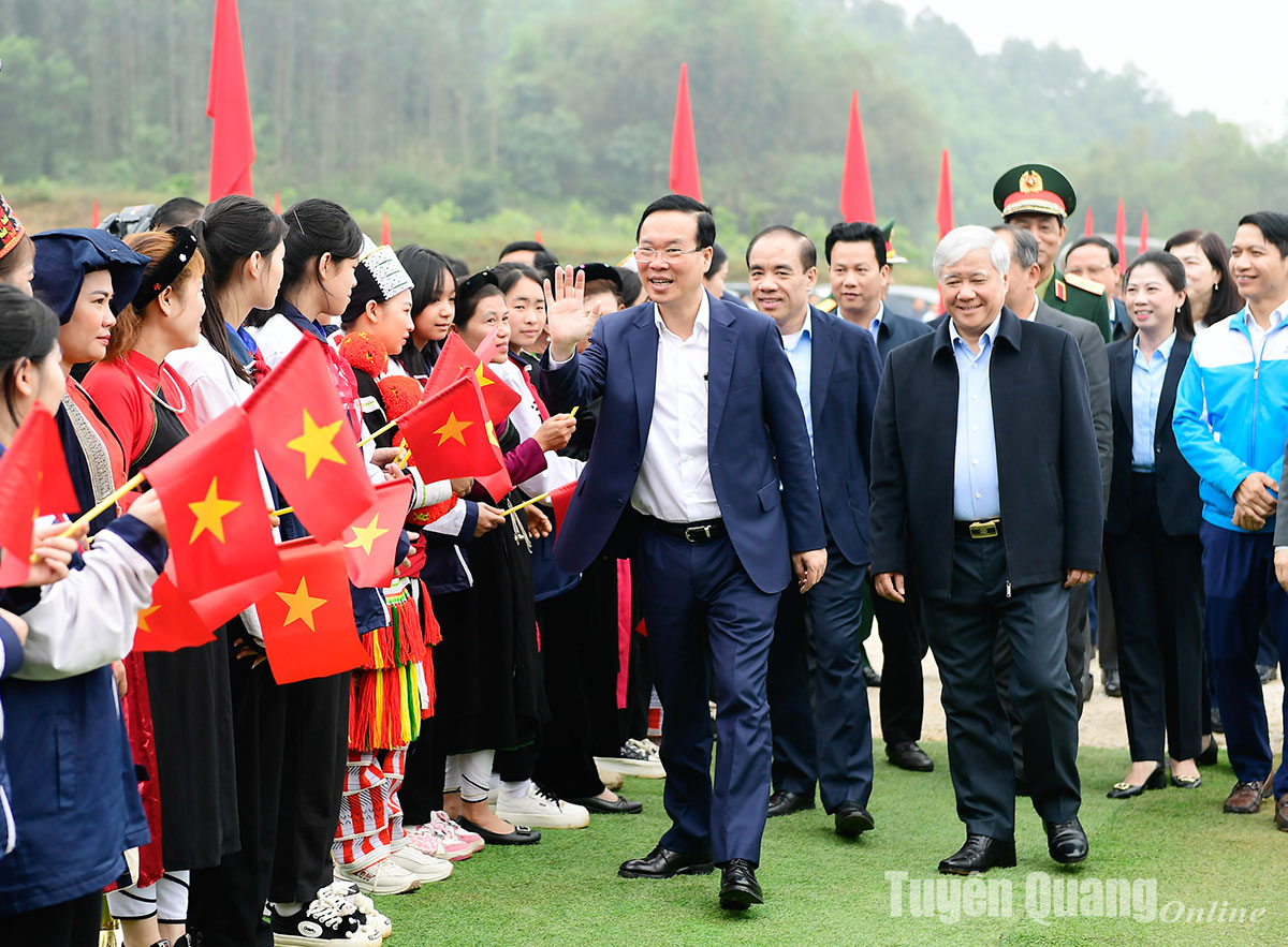 Lễ phát động Tết trồng cây Xuân Giáp Thìn 2024 tại Tuyên Quang