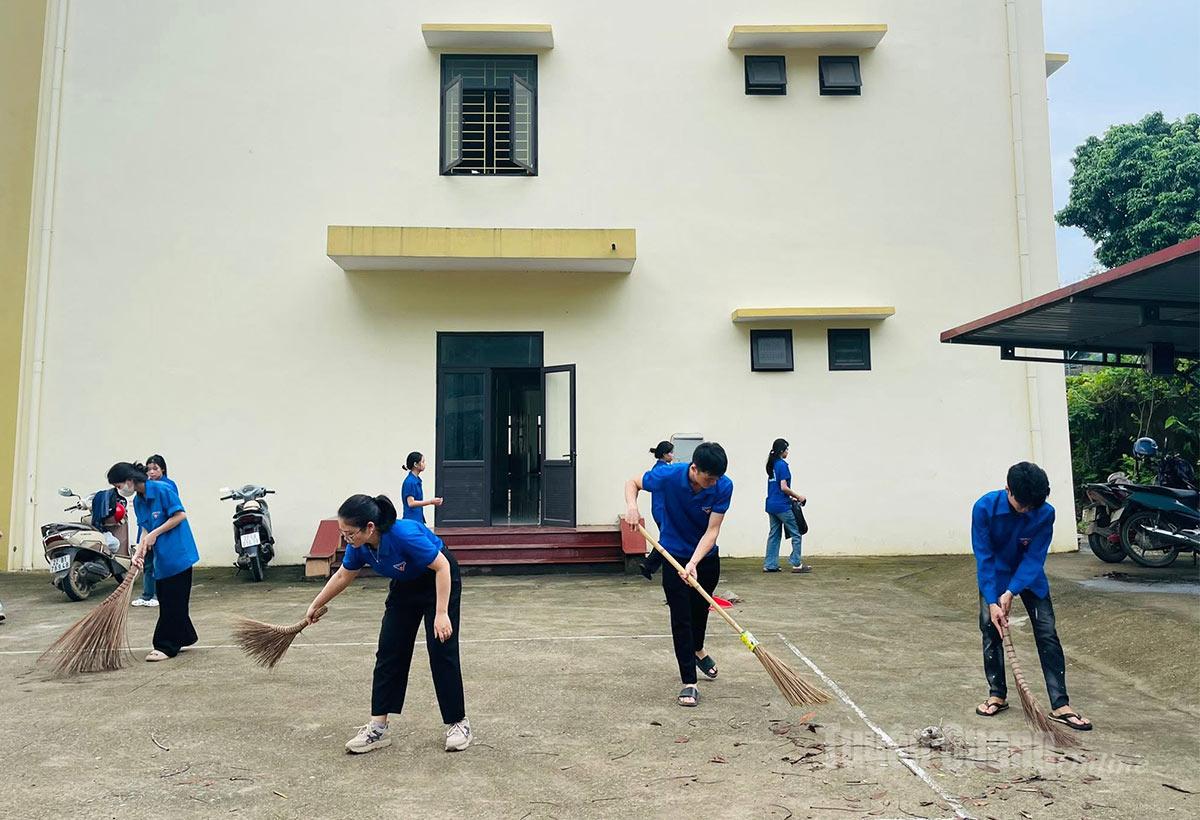 CÁC CƠ SỞ ĐOÀN ĐỒNG LOẠT RA QUÂN NGÀY CHỦ NHẬT XANH LẦN THỨ VII