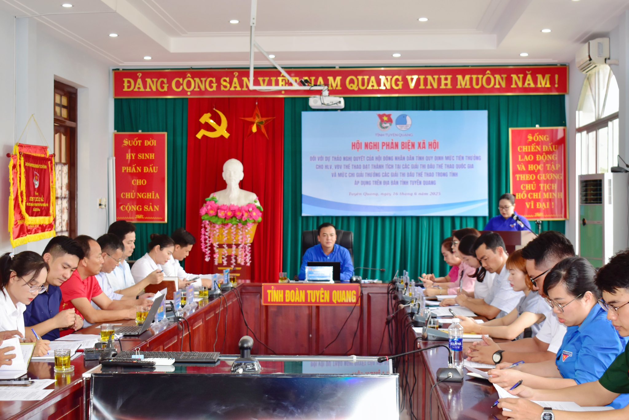 Tuyên Quang: Hội nghị phản biện xã hội về tiền thưởng với huấn luyện viên, vận động viên tại các giải thi đấu thể thao