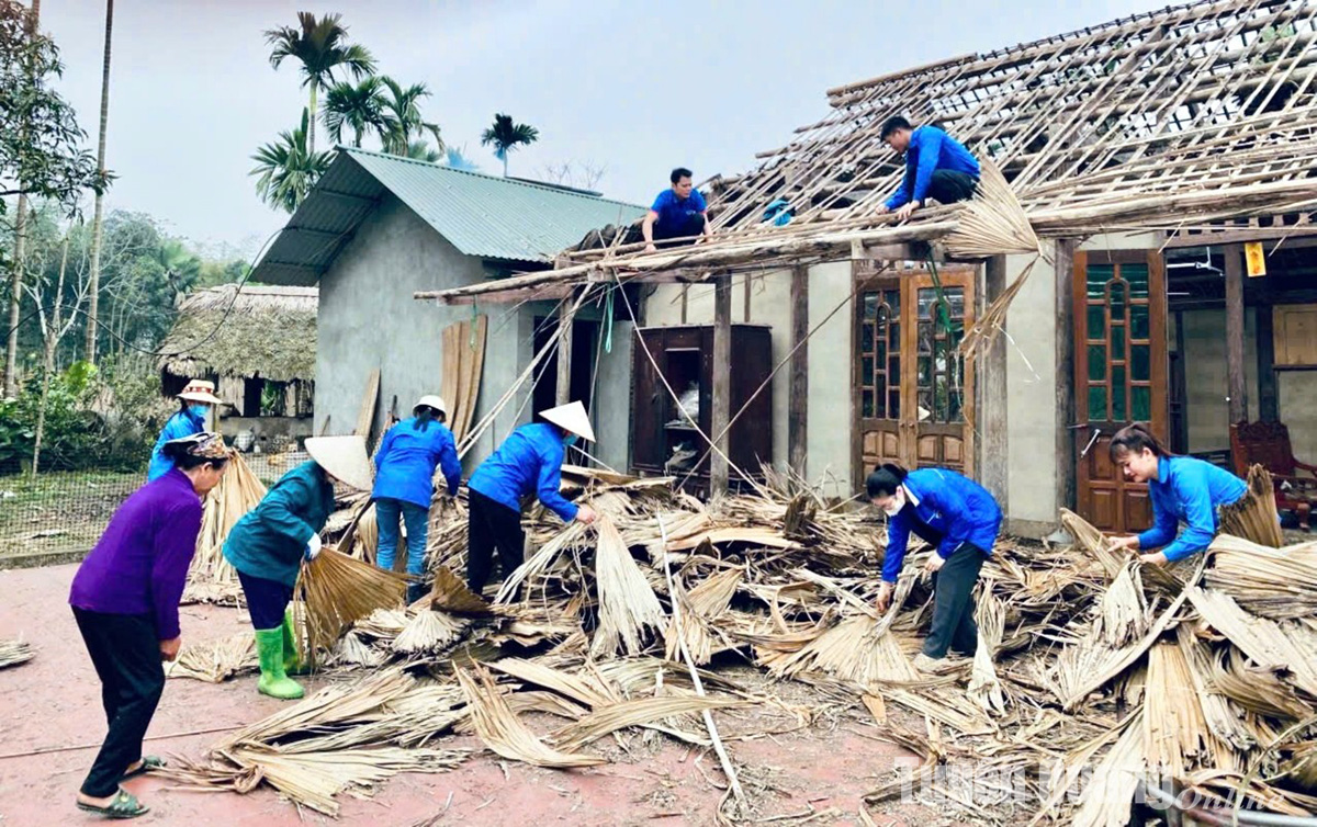Góp sức trẻ làm nhà ở cho hộ nghèo