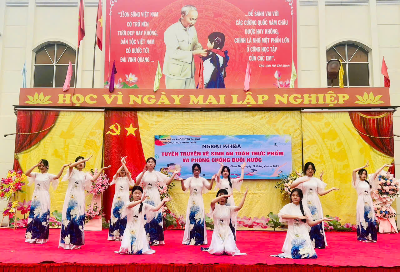 TRƯỜNG THCS PHAN THIẾT TỔ CHỨC NGOẠI KHÓA TUYÊN TRUYỀN AN TOÀN THỰC PHẨM Và PHÒNG CHỐNG ĐUỐI NƯỚC